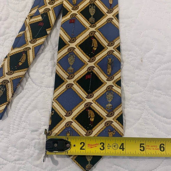 Tommy Hilfiger Golf Themed  Men's Tie - Necktie Pre-Owned EUC - Picture 2 of 4